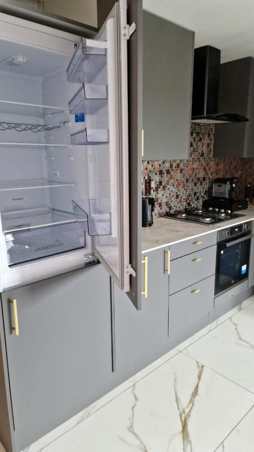 Two Bed Apartment With Balcony Slough,Windsor,Legoland Exterior foto